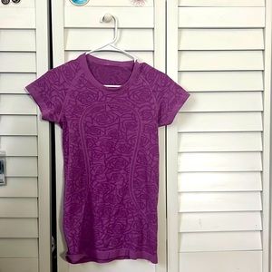 purple/pink rose. Lululemon swiftly tech size 8 great condition. limited edition
